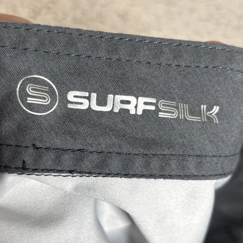 Quiksilver Highline SurfSilk‎ Mens Board Shorts Gray Pineapple Print Size 38
